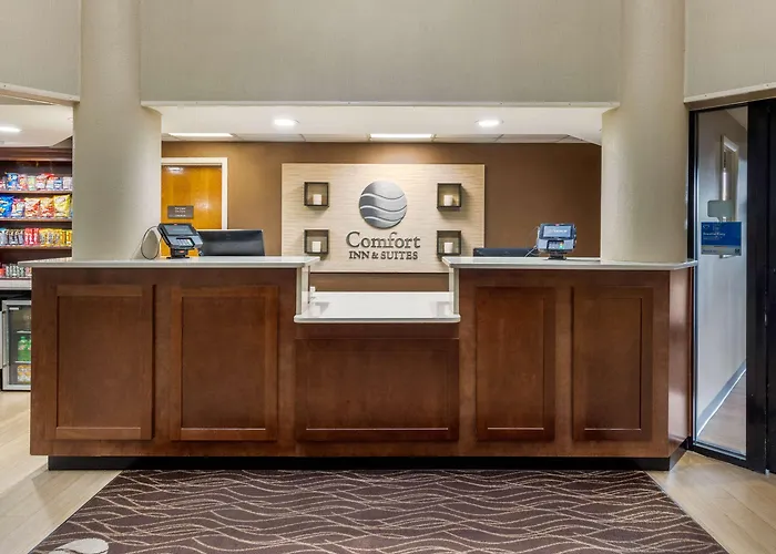 Comfort Inn & Suites Hamilton Place