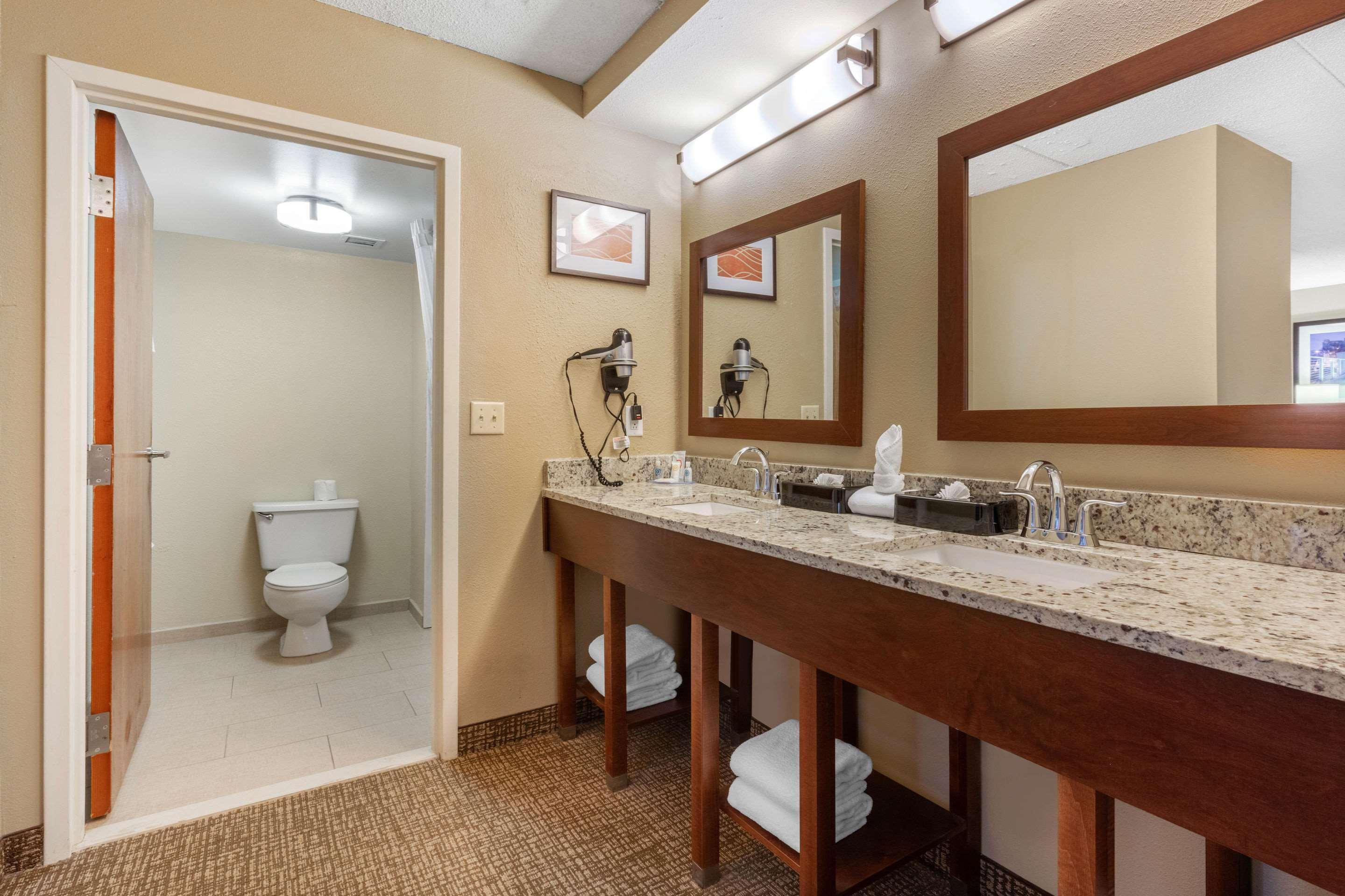 Comfort & Hamilton Place Chattanooga
