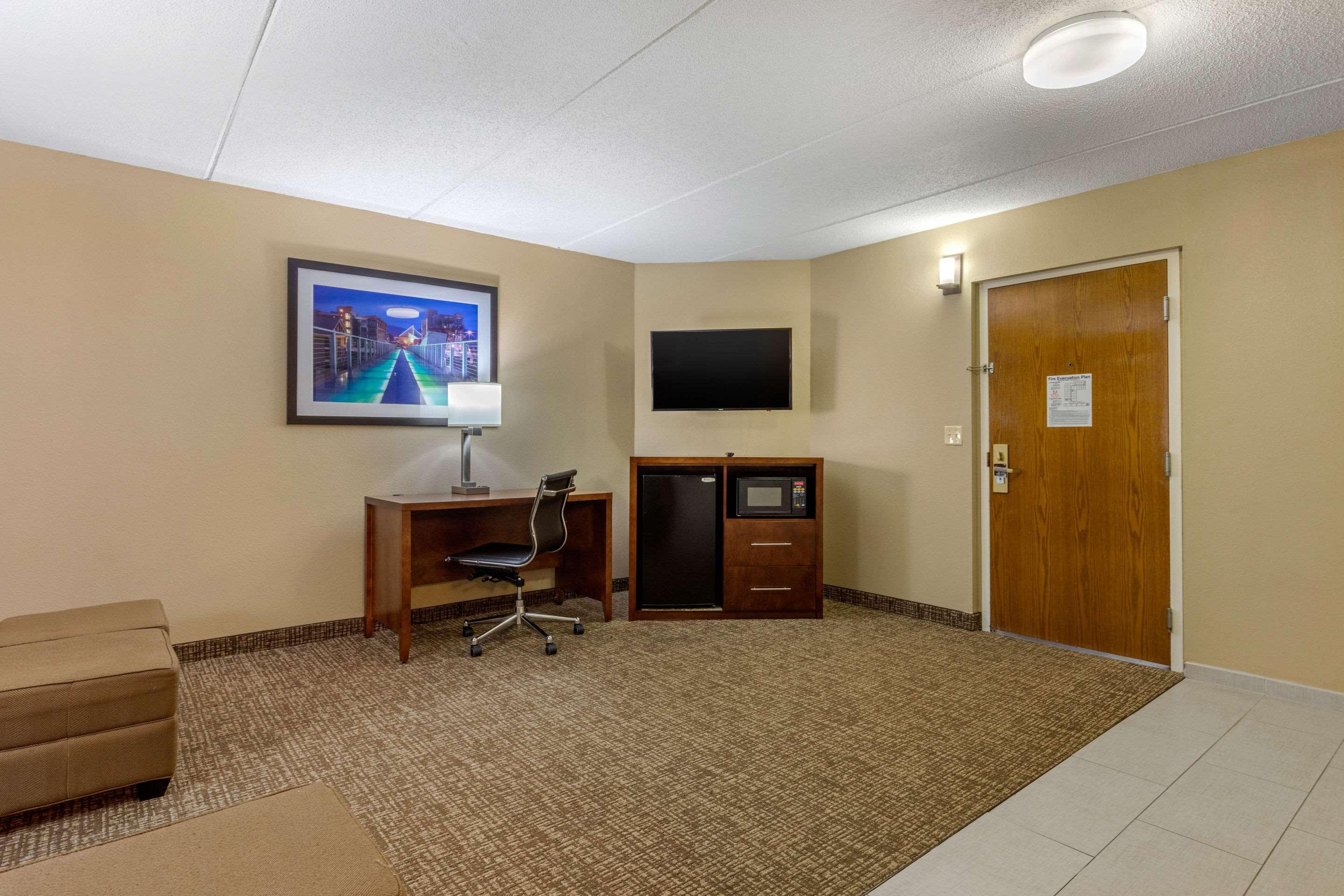 Comfort & Hamilton Place Hotel Chattanooga