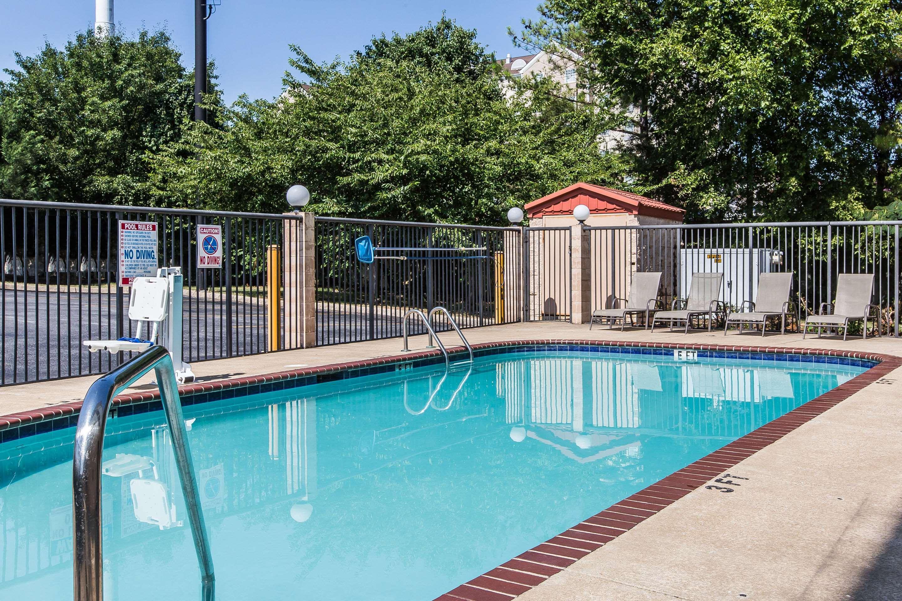 Comfort & Hamilton Place Hotel Chattanooga