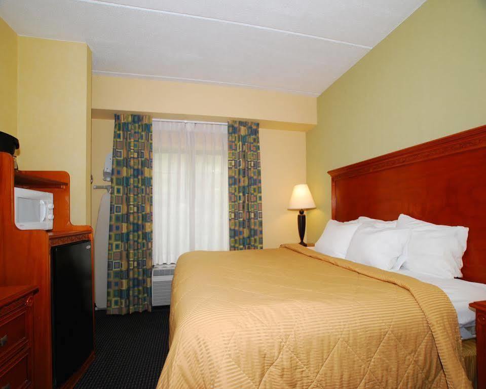 Hotel Comfort & Hamilton Place 3*