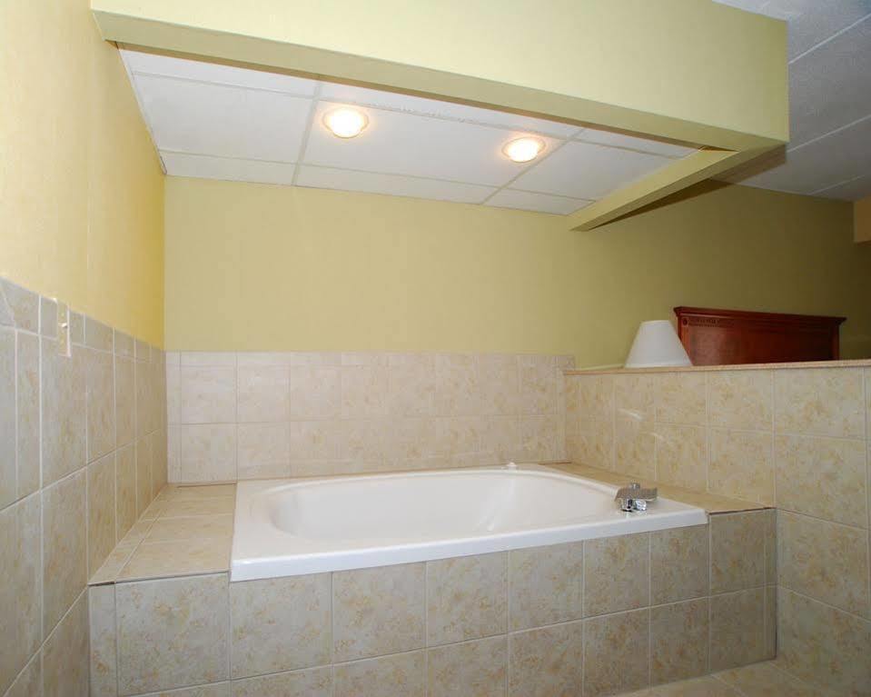 Comfort & Hamilton Place Hotel