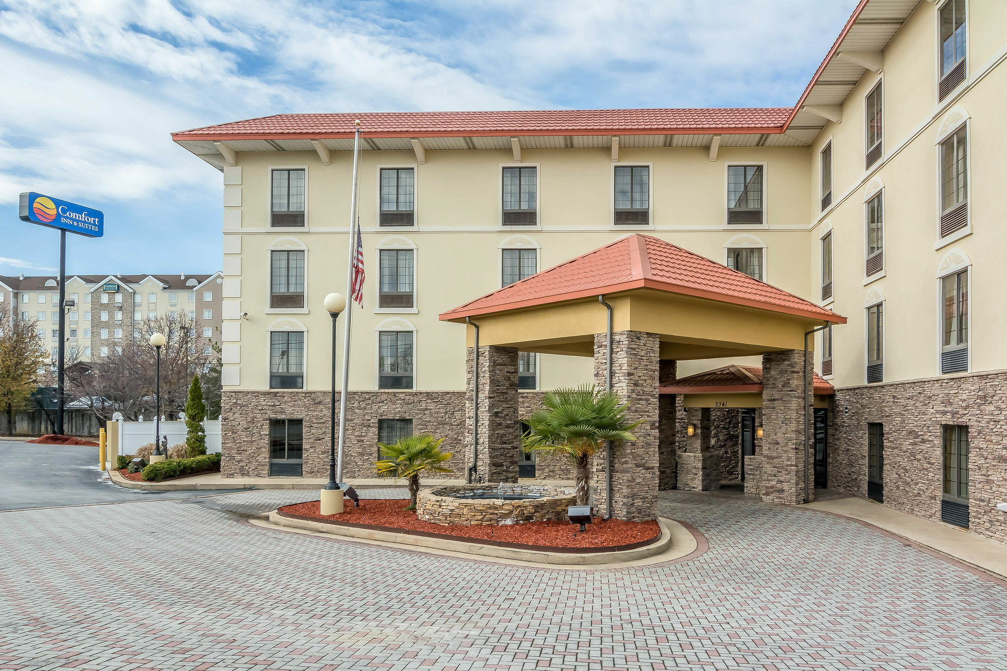 Hotel Comfort & Hamilton Place