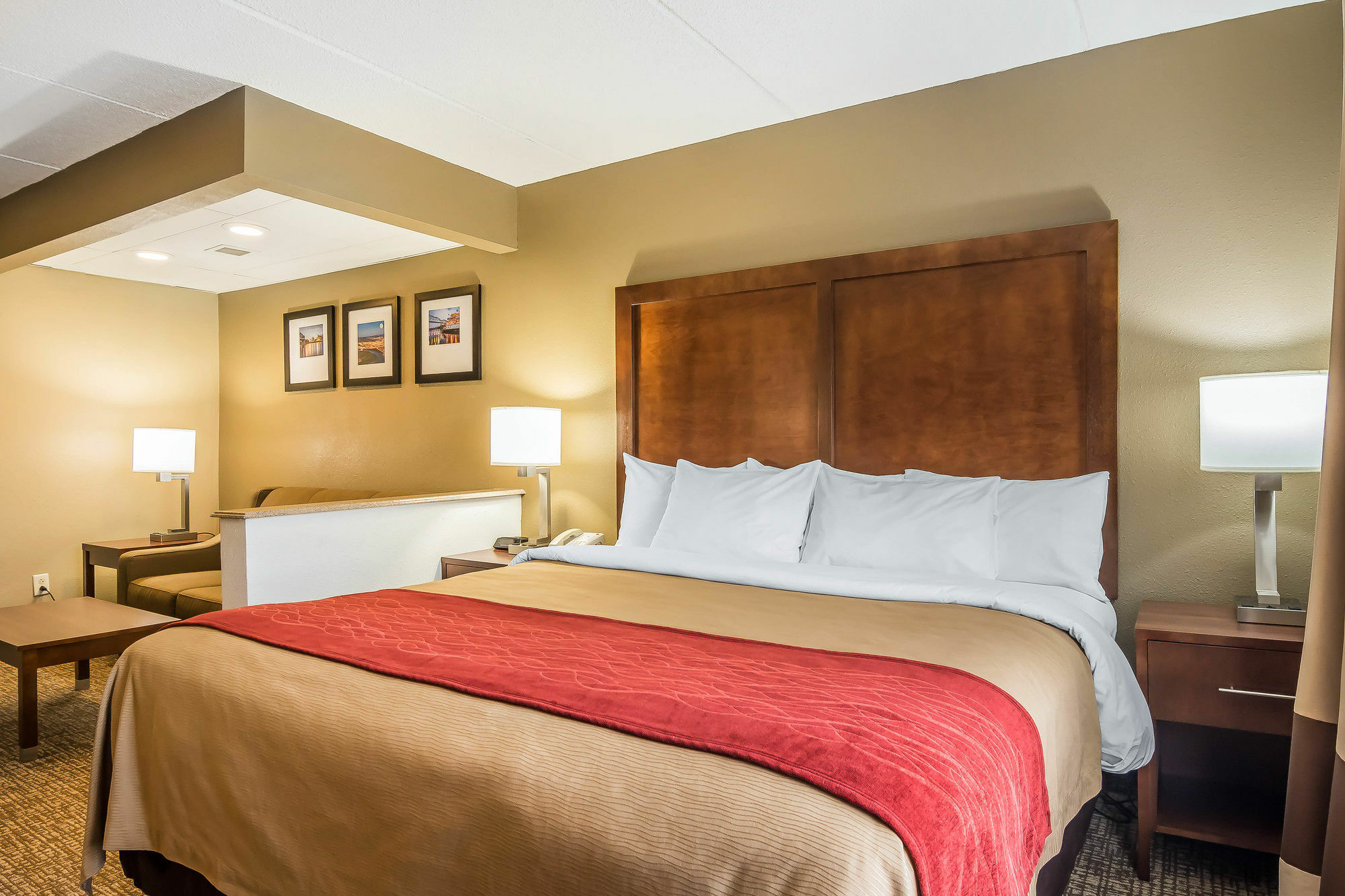 Comfort & Hamilton Place Hotel 3*