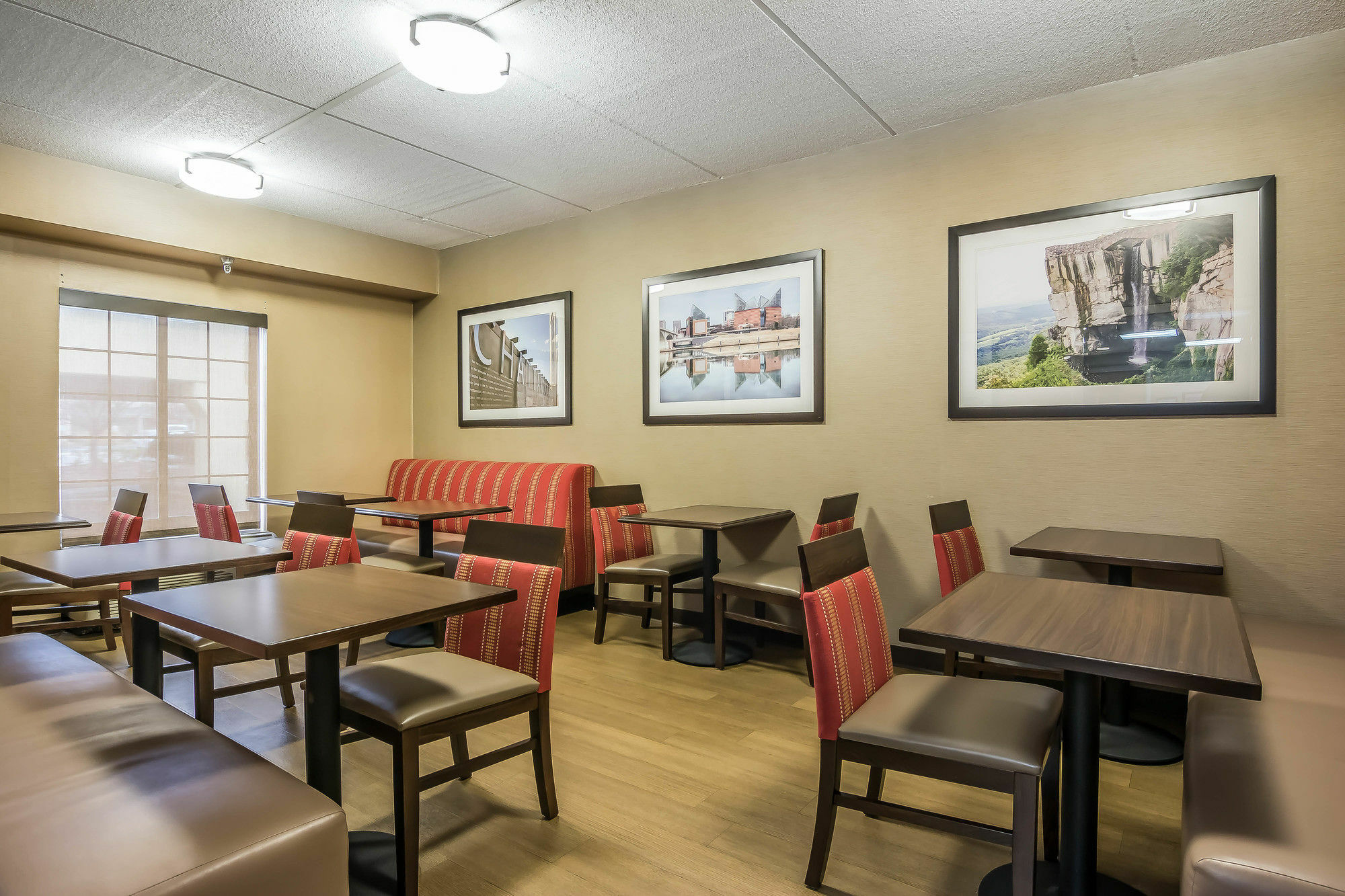 Comfort & Hamilton Place Hotel